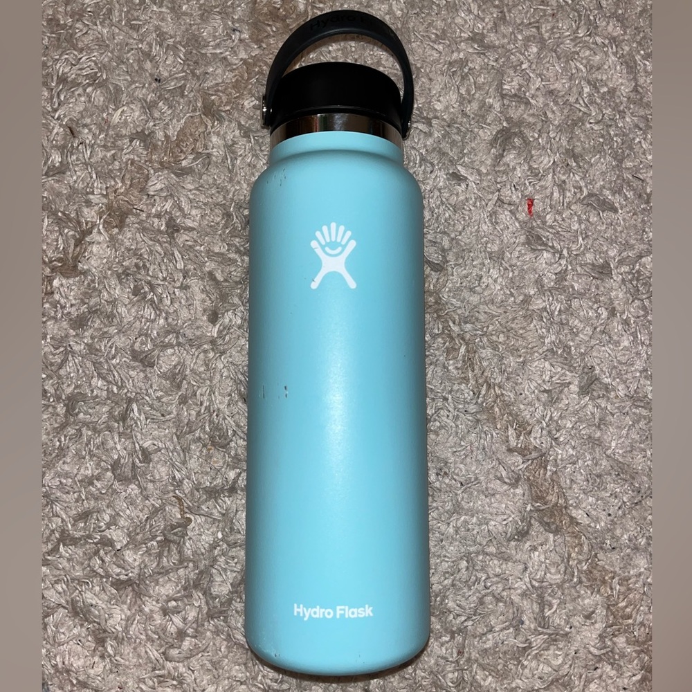 hydroflask 40 oz with two lids